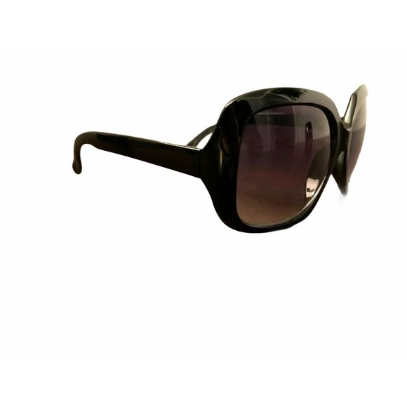 Women\'s Black Plastic Sunglasses, Large Cat Eye